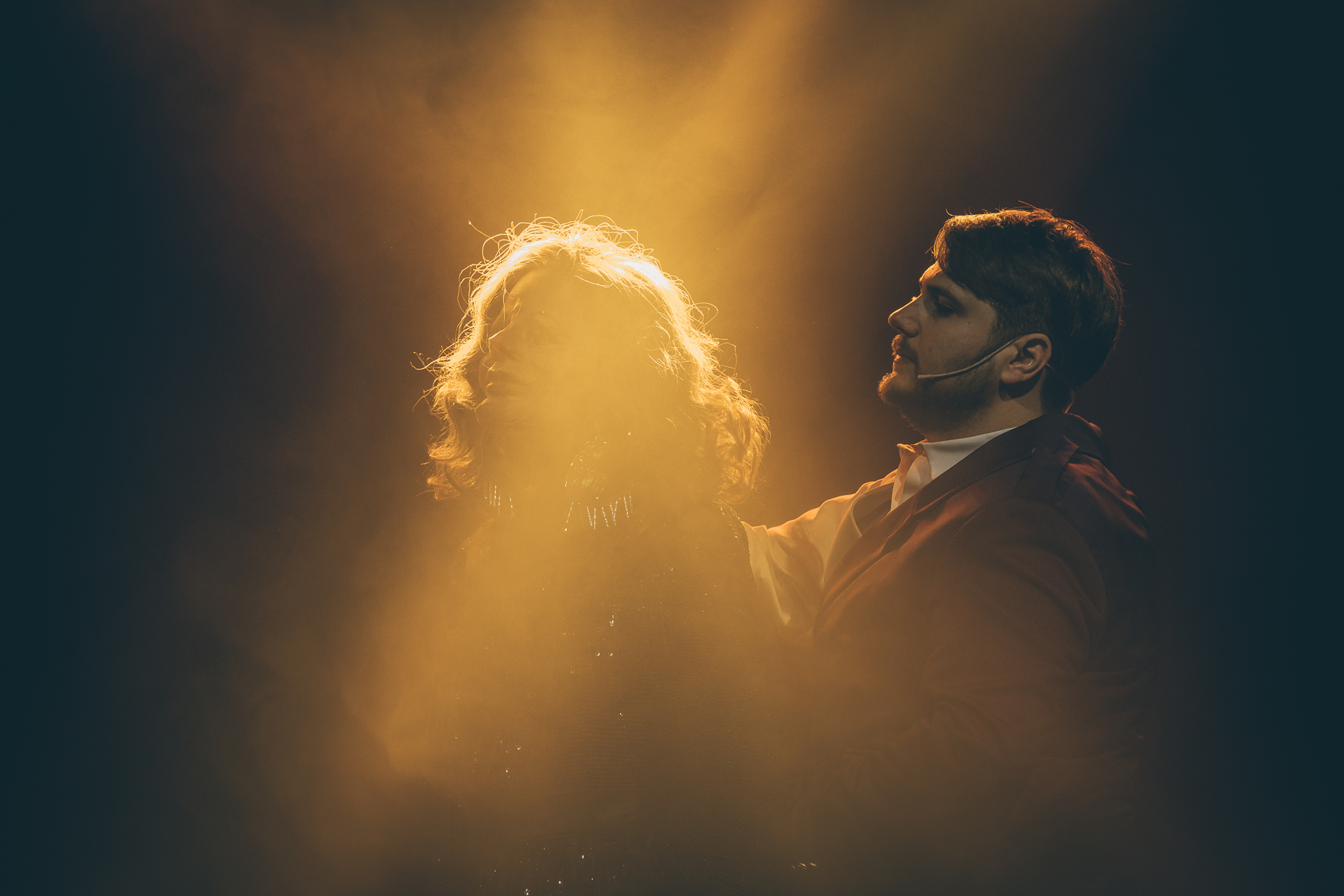 Amália, Dona de Si — cena 1